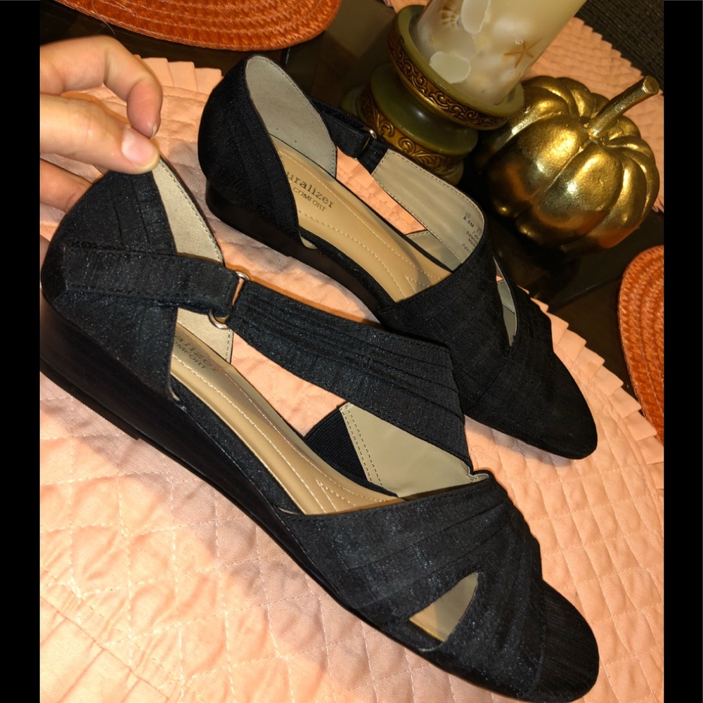 NWOT Black sandals